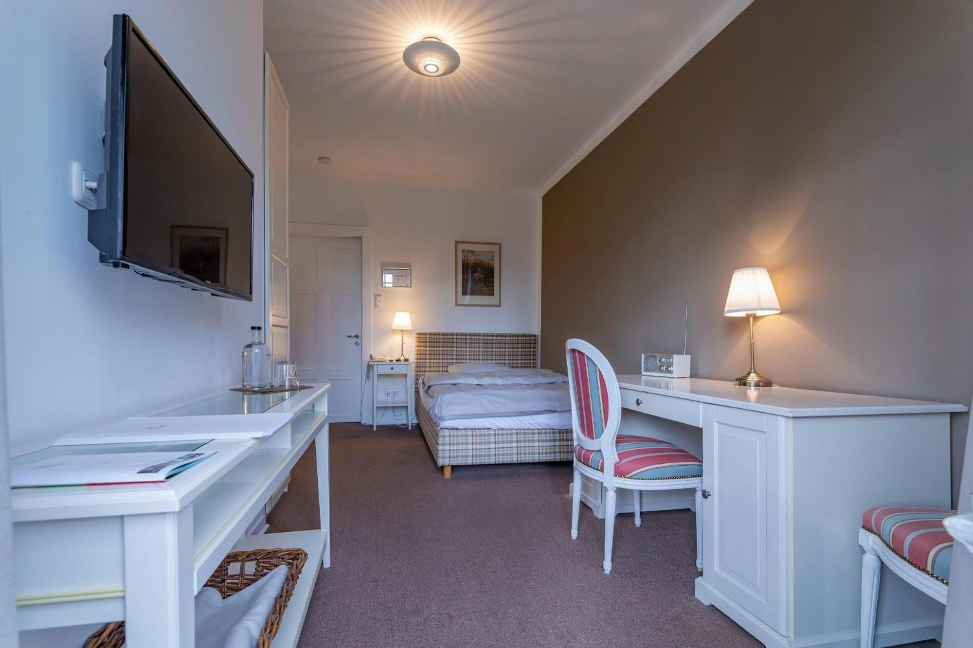 Single Room,110618061:JPEG