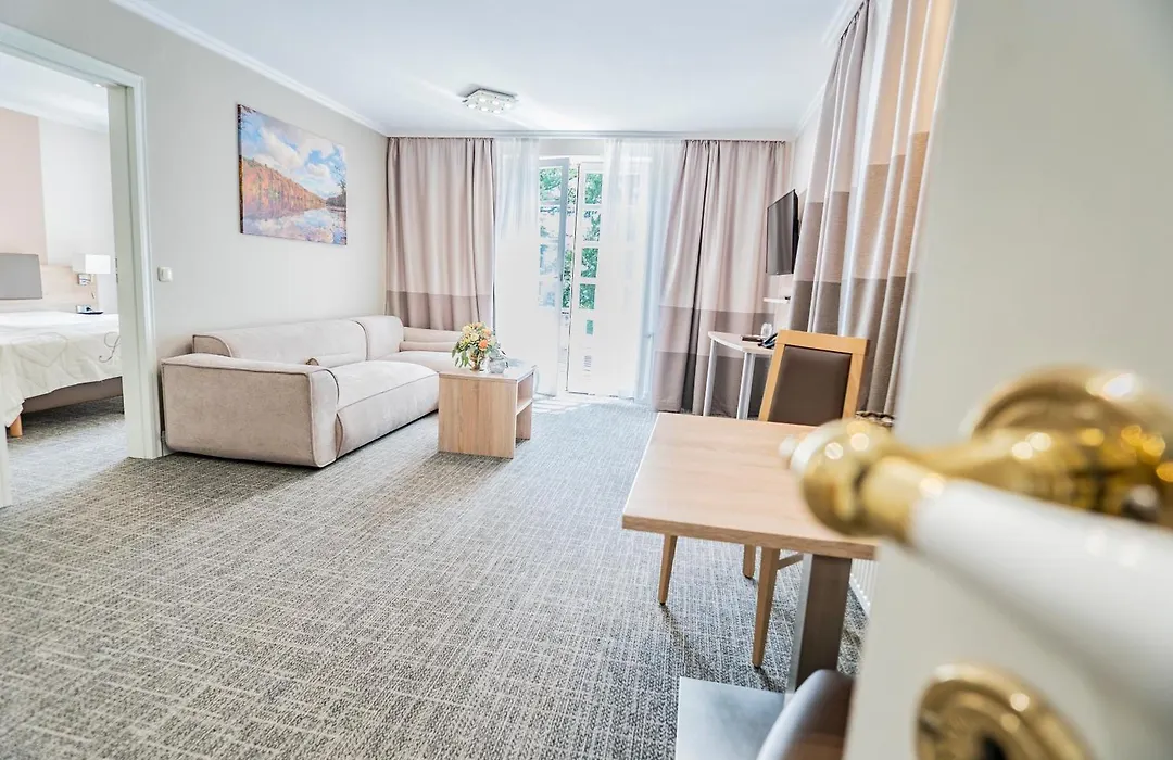 Hotel Waldhalle-1